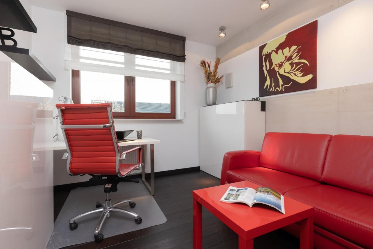 Warsaw Srodmiescie Riverside Three-Bedroom Apartment By Renters Zewnętrze zdjęcie