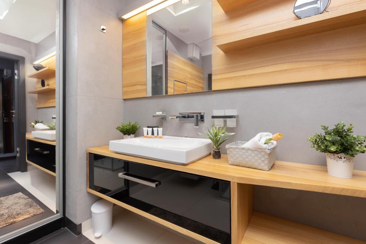 Warsaw Srodmiescie Riverside Three-Bedroom Apartment By Renters Zewnętrze zdjęcie