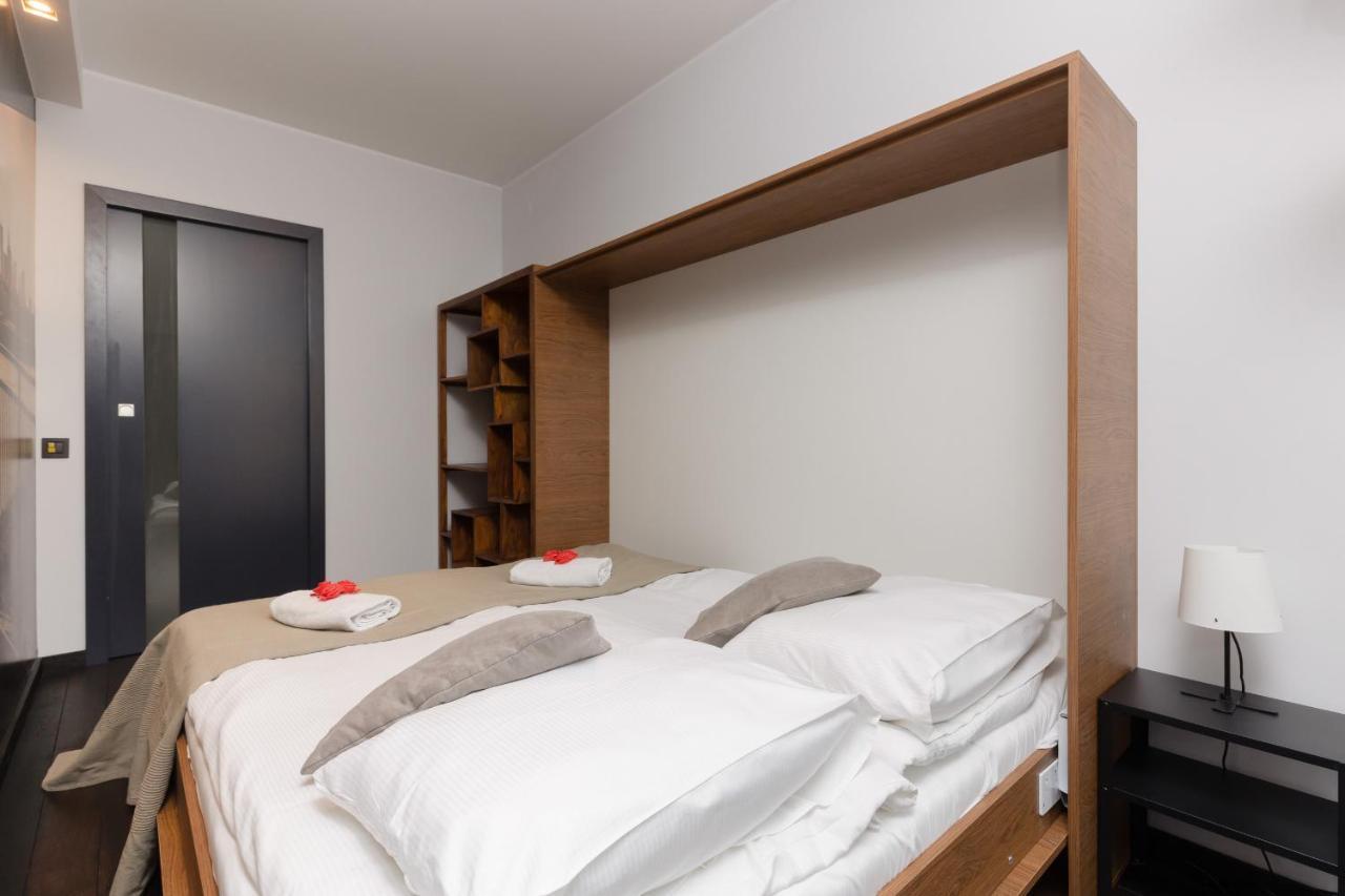 Warsaw Srodmiescie Riverside Three-Bedroom Apartment By Renters Zewnętrze zdjęcie